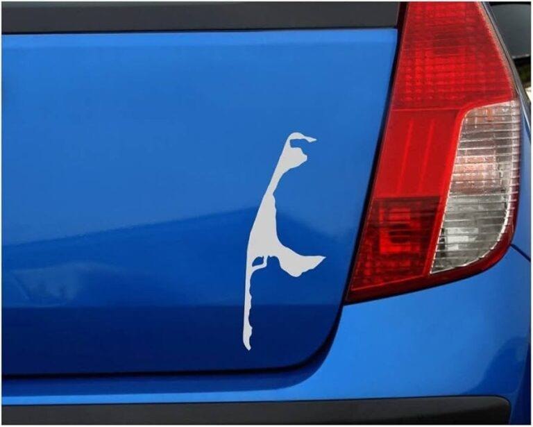 Varför sätter förare den här upp-och-nervända klistermärket på sina bilar?